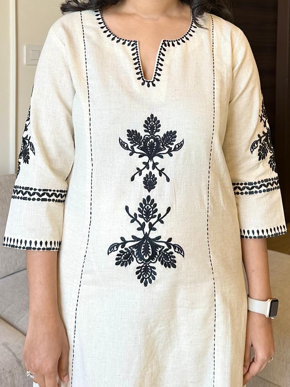Women's Cotton hand embroidered White Straight Printed Kurta with Pant