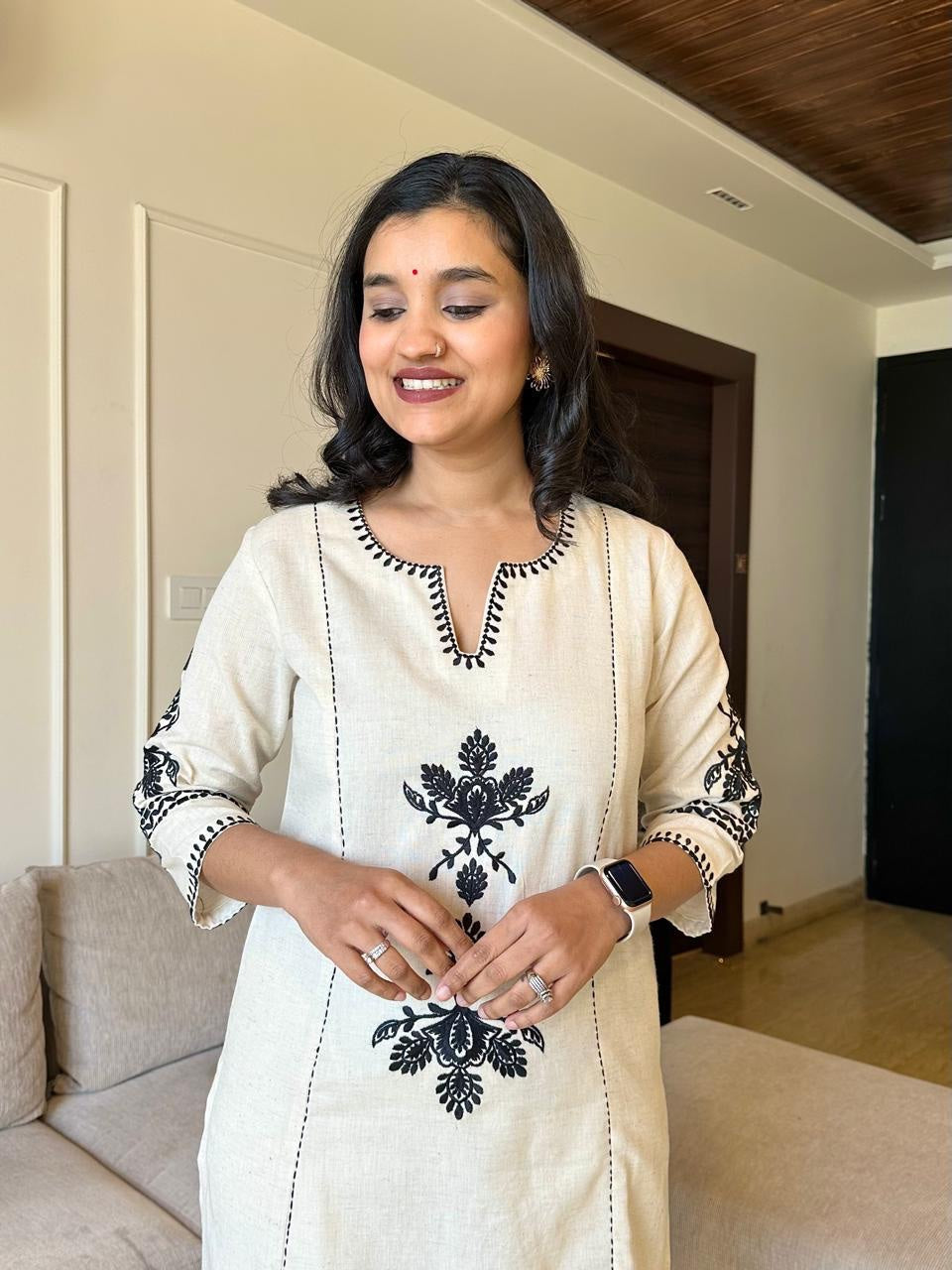 Women's Cotton hand embroidered White Straight Printed Kurta with Pant