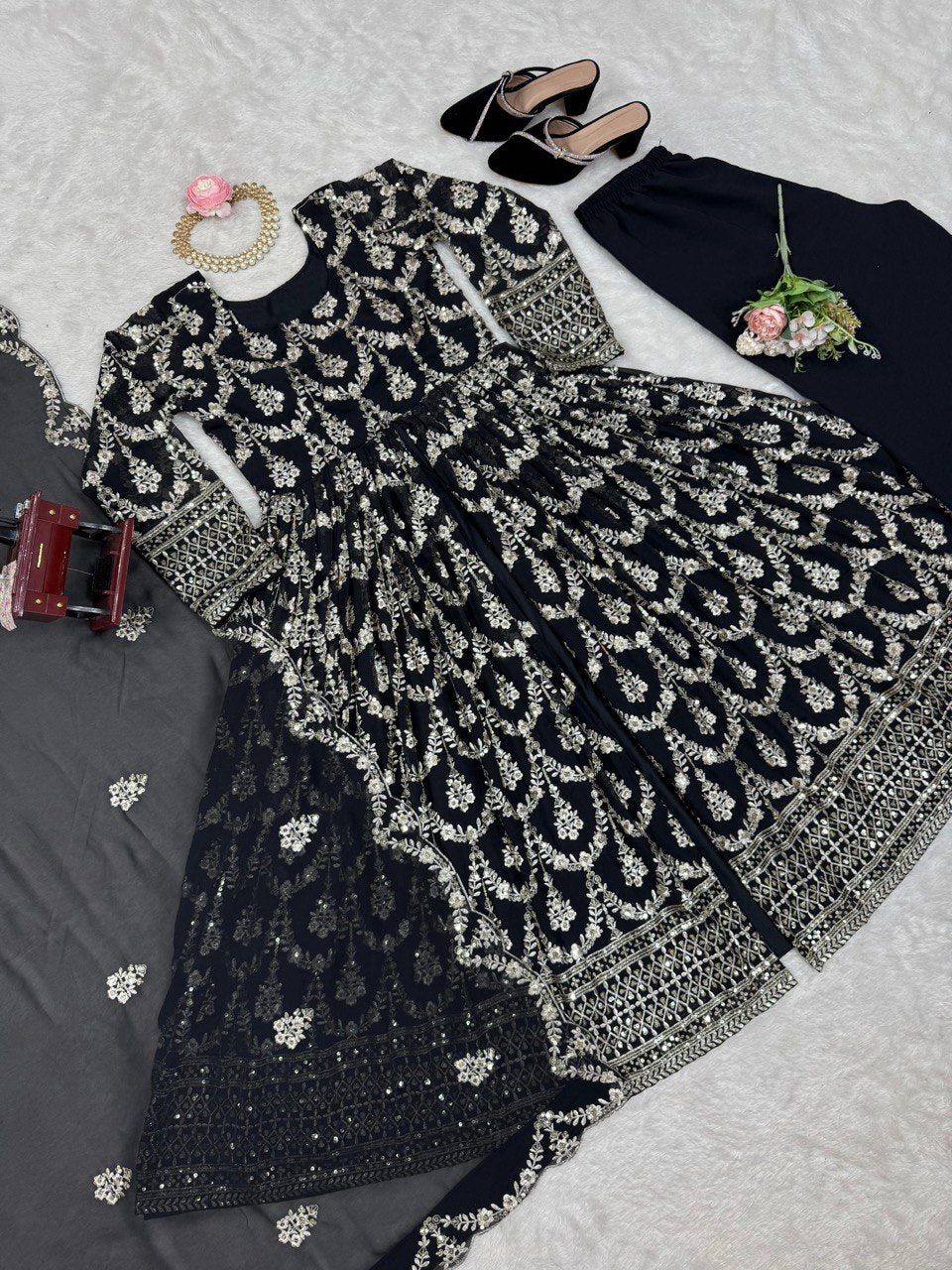 "Elegant Sequined Top & Micro Cotton Pants Set β Stylish & Comfortable"