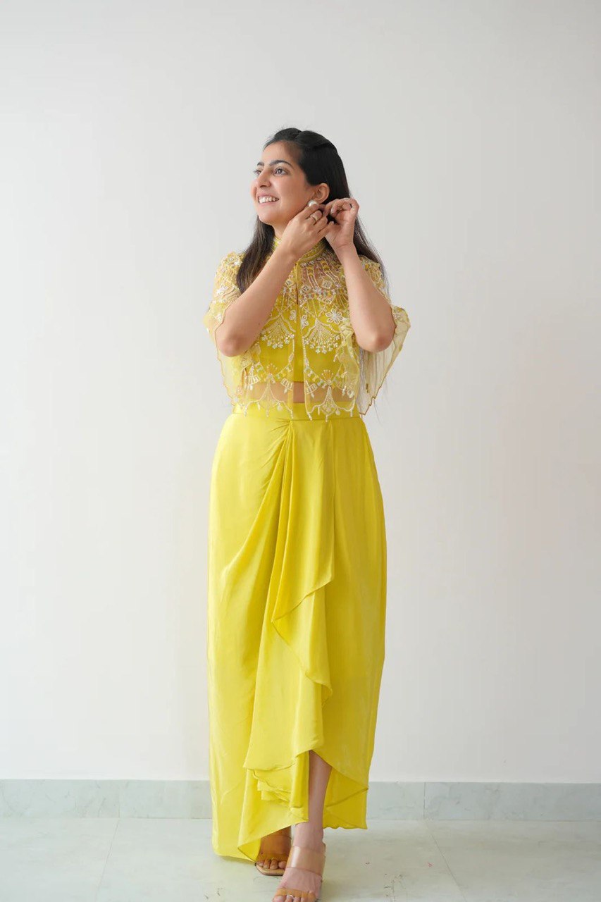 "Elegant Dhoti Set with Tube Blouse and Koti - Complete Traditional Ensemble"