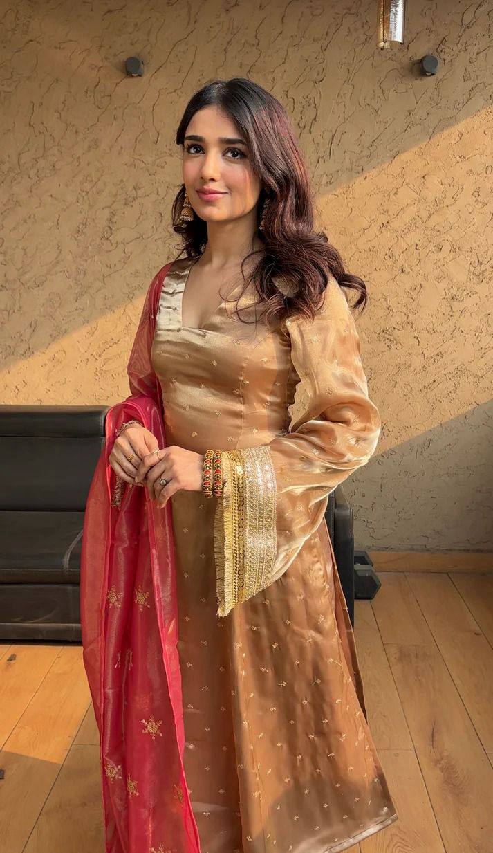 "Luxury Jimmy Choo Embroidered Nayra Cut Set with Sequence Work & Silver Gold Dupatta"