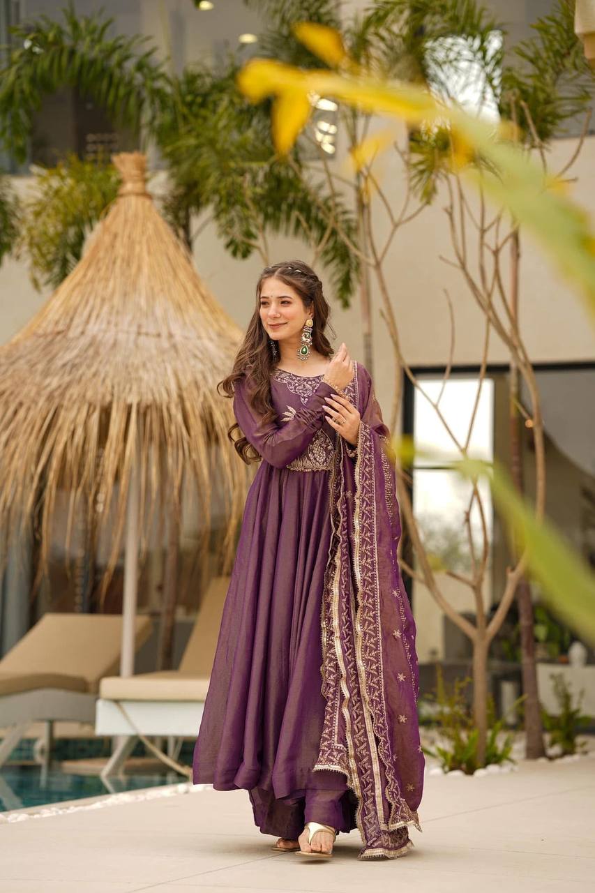 Women's designer roman chimar silk kurta sets