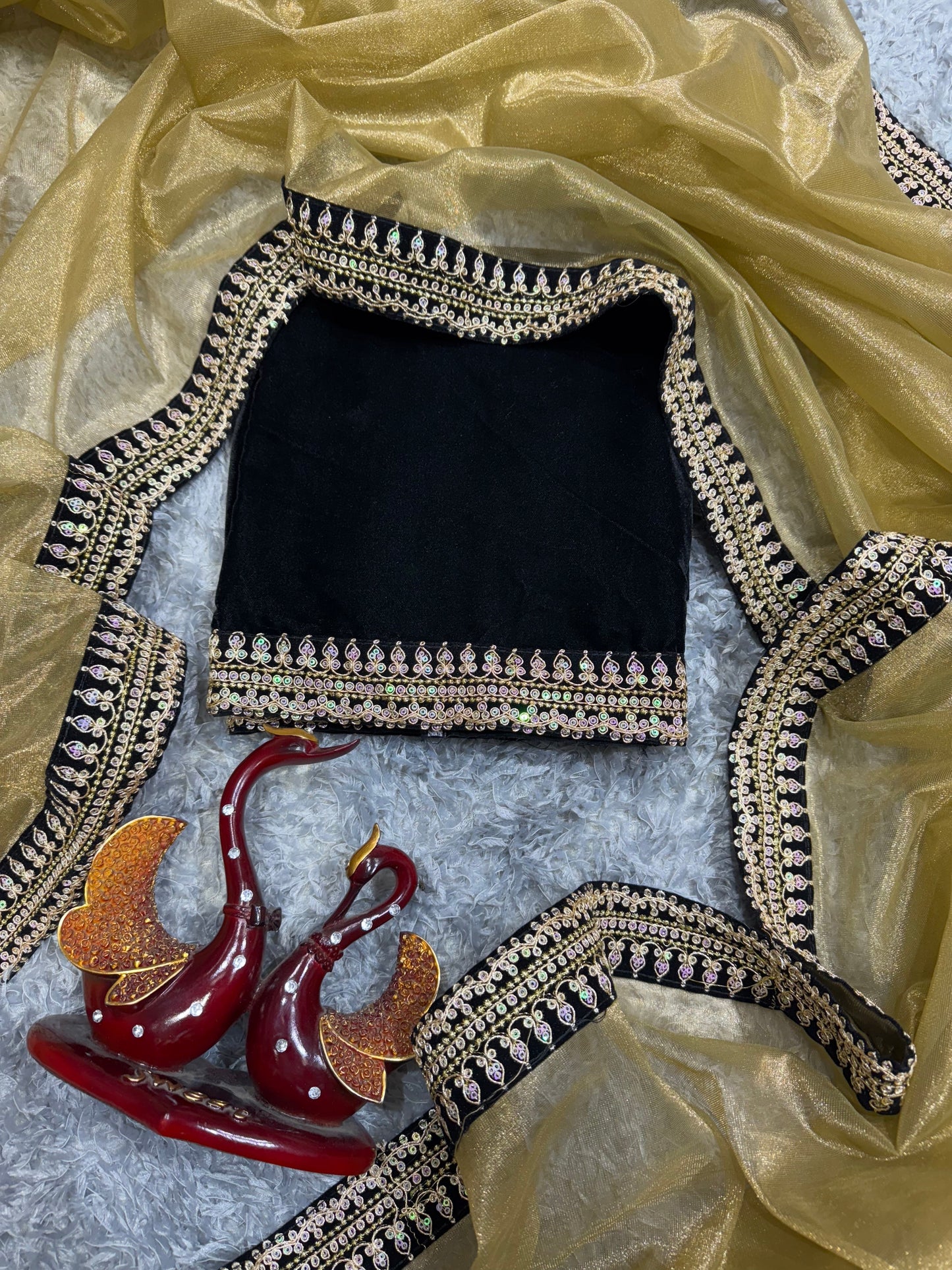 Luxurious Soft Twill Fabric Saree