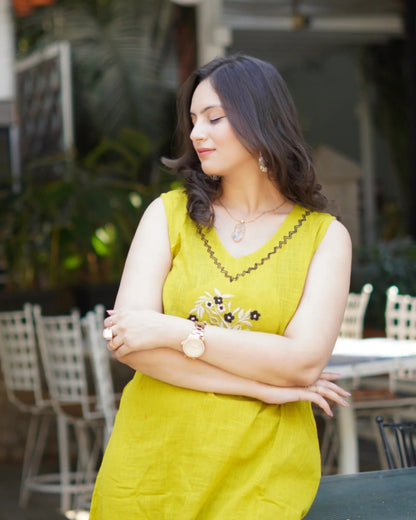 Beautiful Embroidery Work Kurta Set For Woman