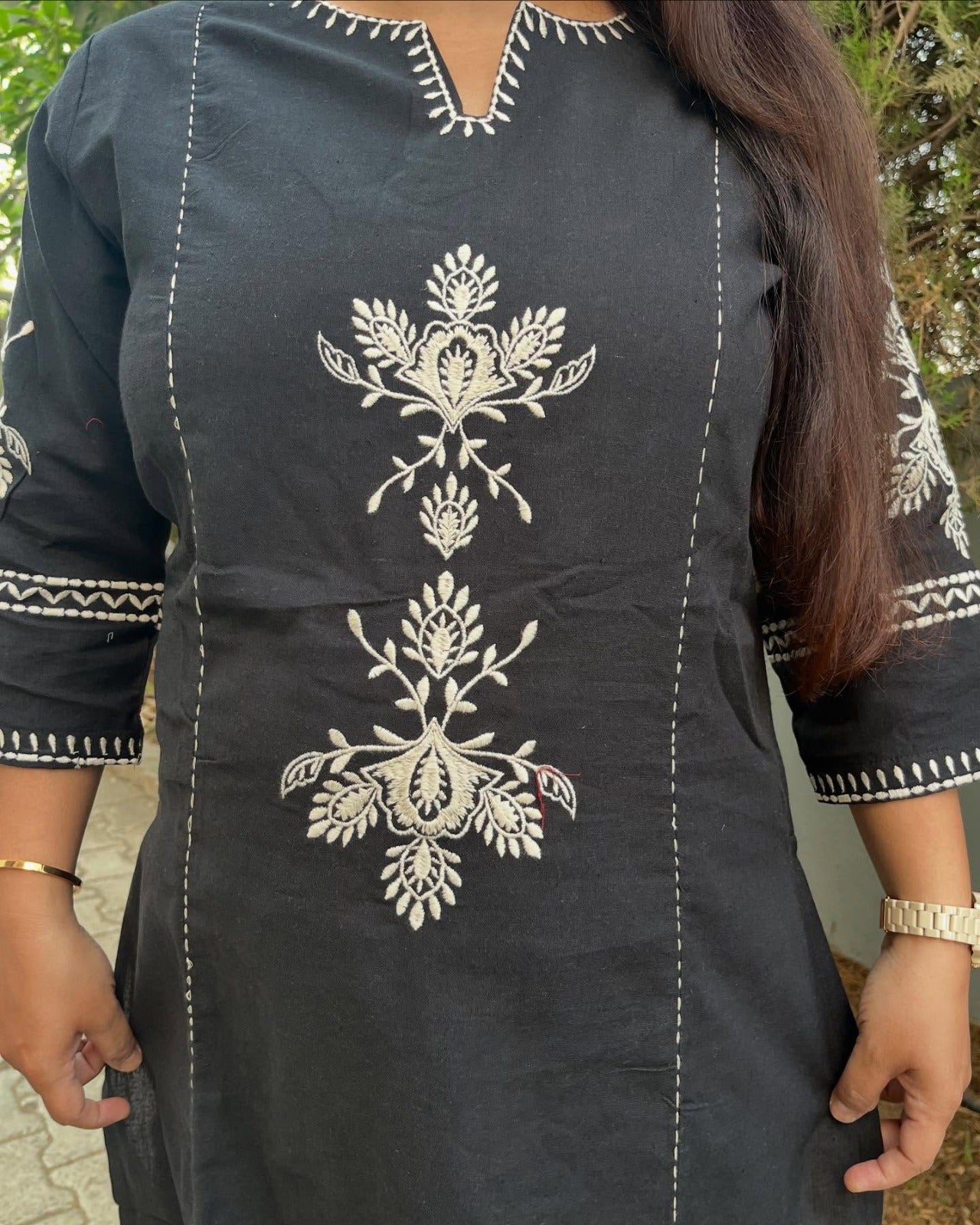 Women's Cotton hand embroidered White Straight Printed Kurta with Pant