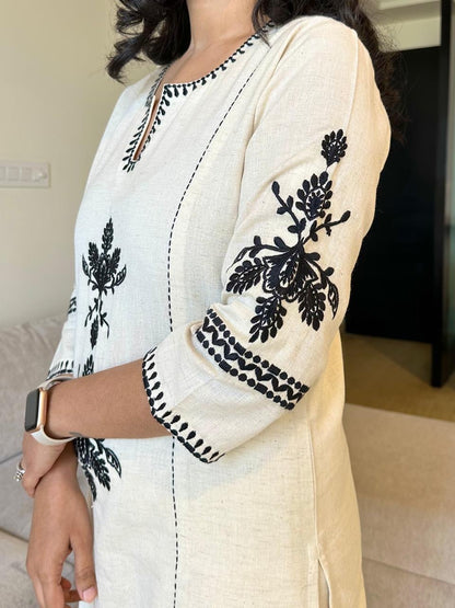 Women's Cotton hand embroidered White Straight Printed Kurta with Pant