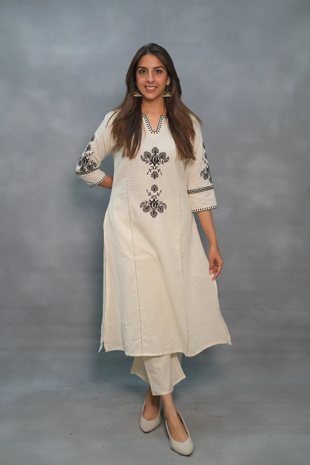 Women's Cotton hand embroidered White Straight Printed Kurta with Pant
