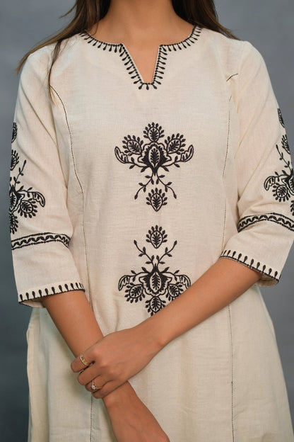 Women's Cotton hand embroidered White Straight Printed Kurta with Pant