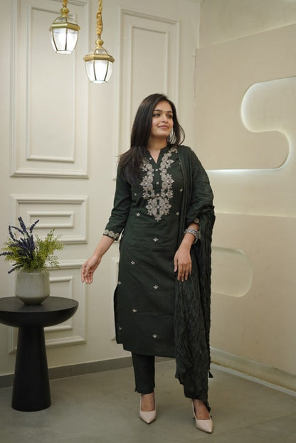 Women Ethnic Motifs Embroidered Regular Kurta with Trousers & Dupatta