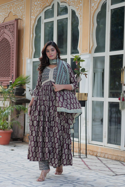 The Weaver Cotton Suit