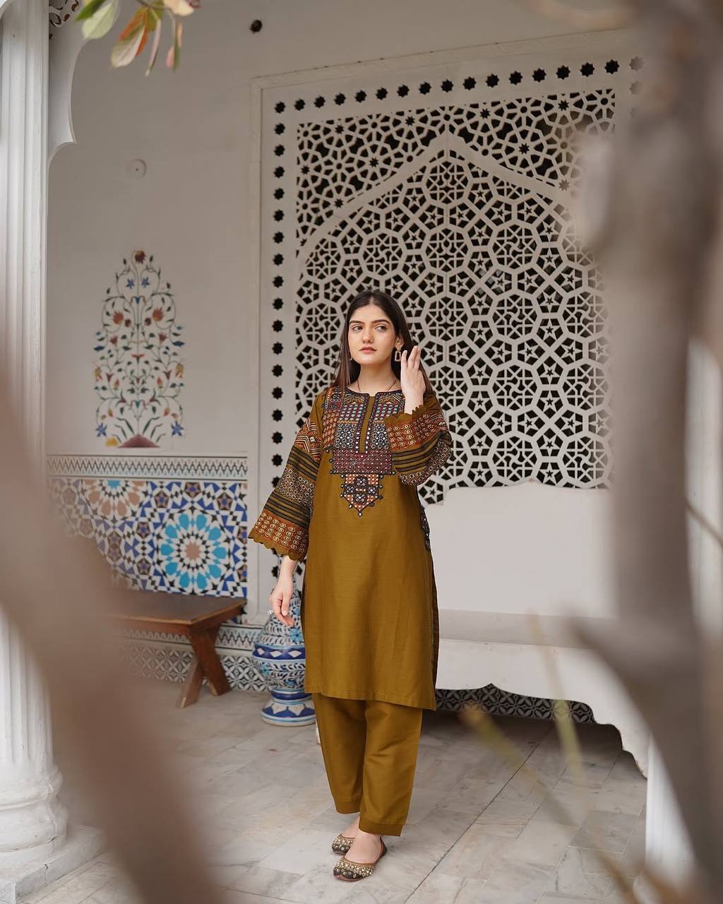 Elegant Roman Silk Sequin Embroidered Suit Set