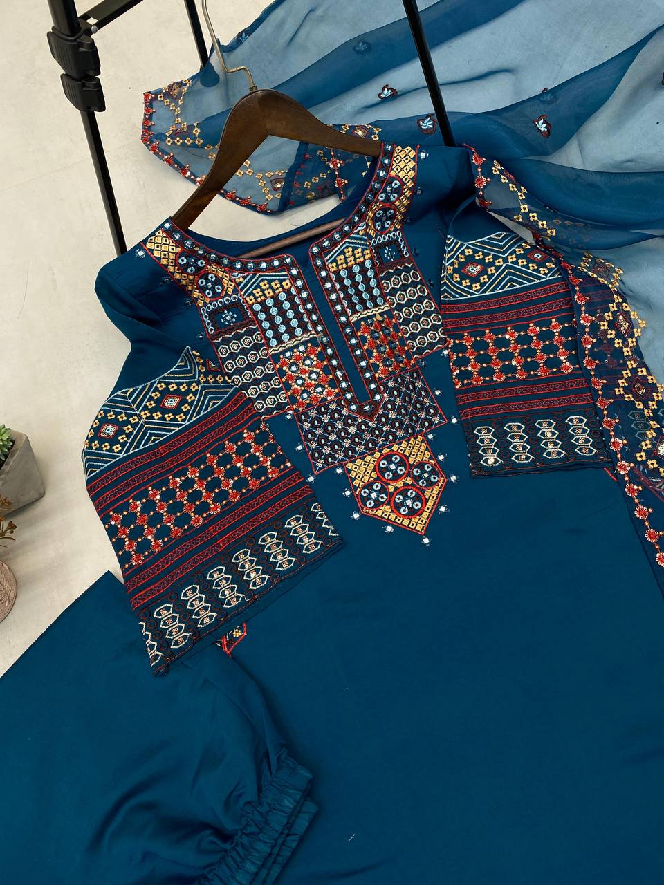 Elegant Roman Silk Sequin Embroidered Suit Set