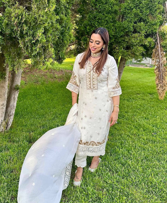 "Elegant Georgette Gown with Sequence Embroidery & Lace Work"