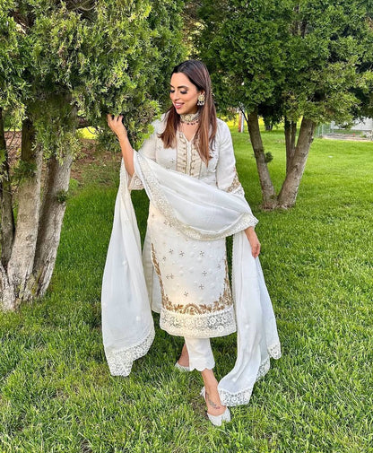 "Elegant Georgette Gown with Sequence Embroidery & Lace Work"