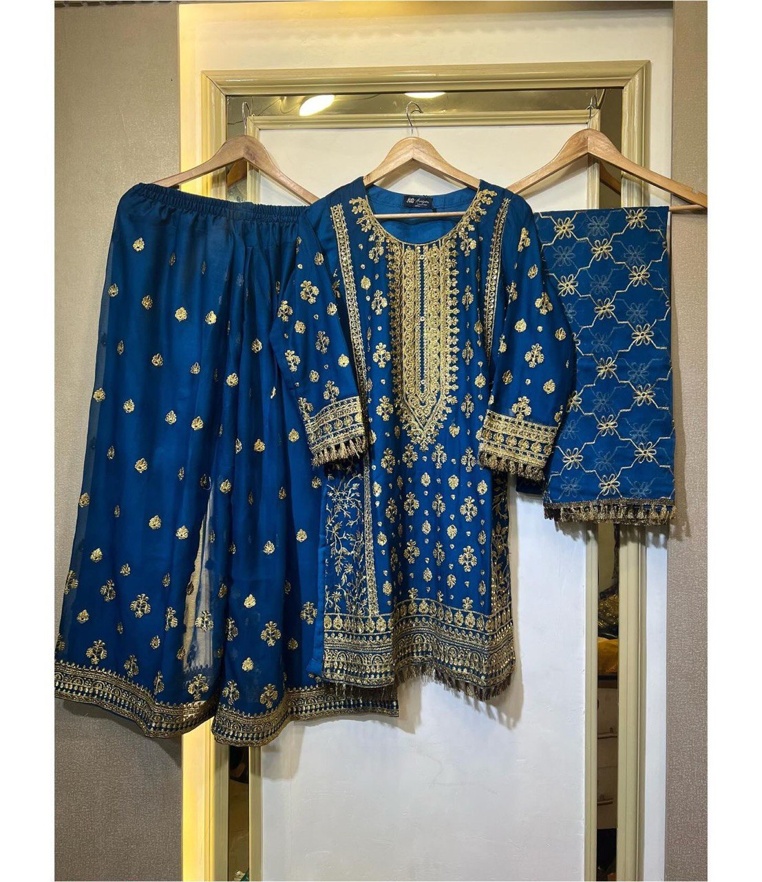 "Elegant Foux Gorgette Thread Work Set with Sequins & Lace Border"