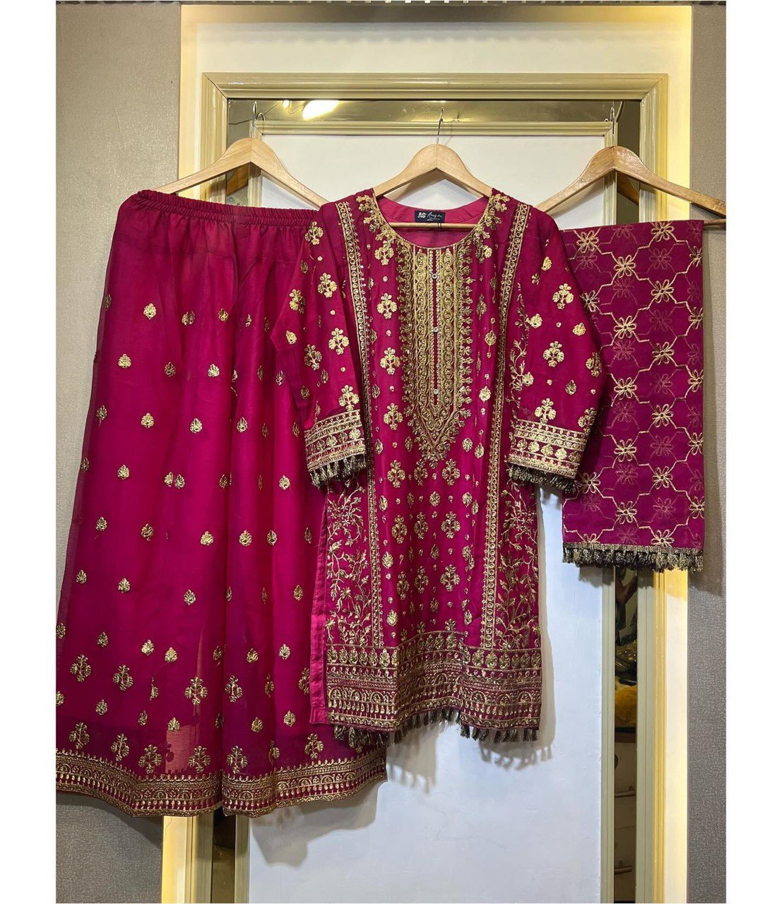 "Elegant Foux Gorgette Thread Work Set with Sequins & Lace Border"
