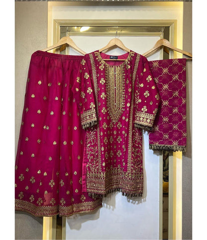 "Elegant Foux Gorgette Thread Work Set with Sequins & Lace Border"