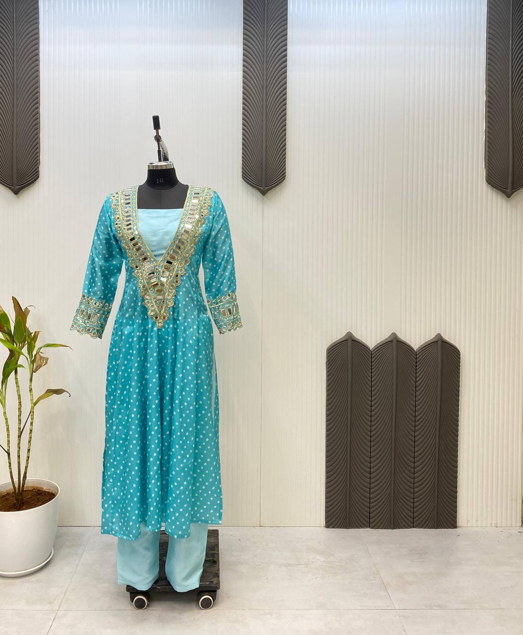 New Trendy Three-Piece Ready-to-Wear Kurta Pant with Tube Blouse