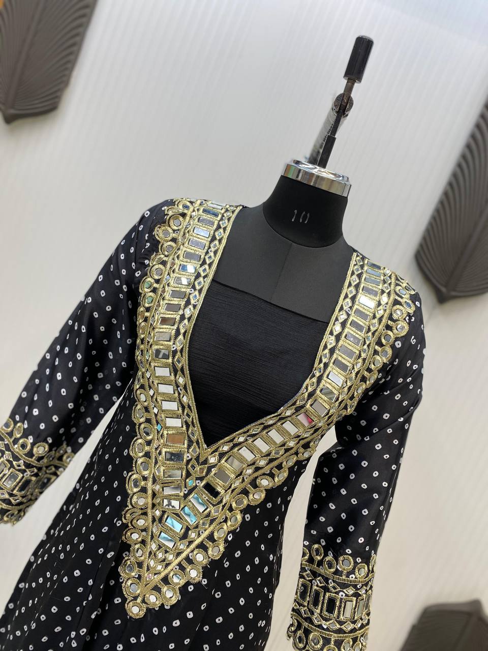 New Trendy Three-Piece Ready-to-Wear Kurta Pant with Tube Blouse