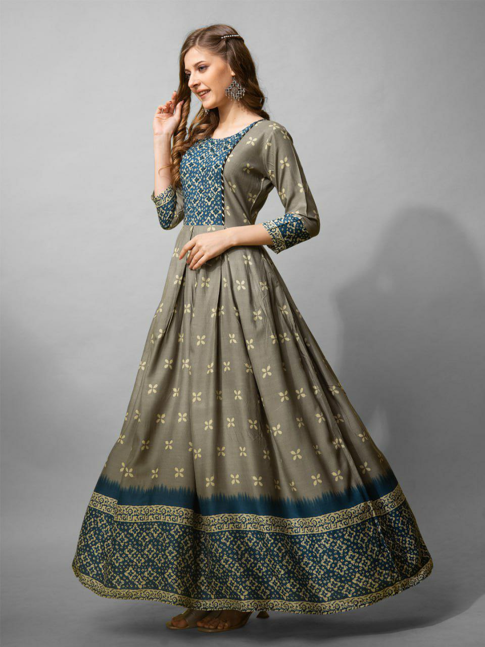 "Gray Cotton Blend Print - Women's  52-inch Length"