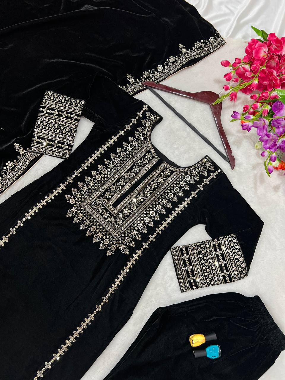 Luxurious Embroidered Viscose Velvet Set with Sequins and Lace Border