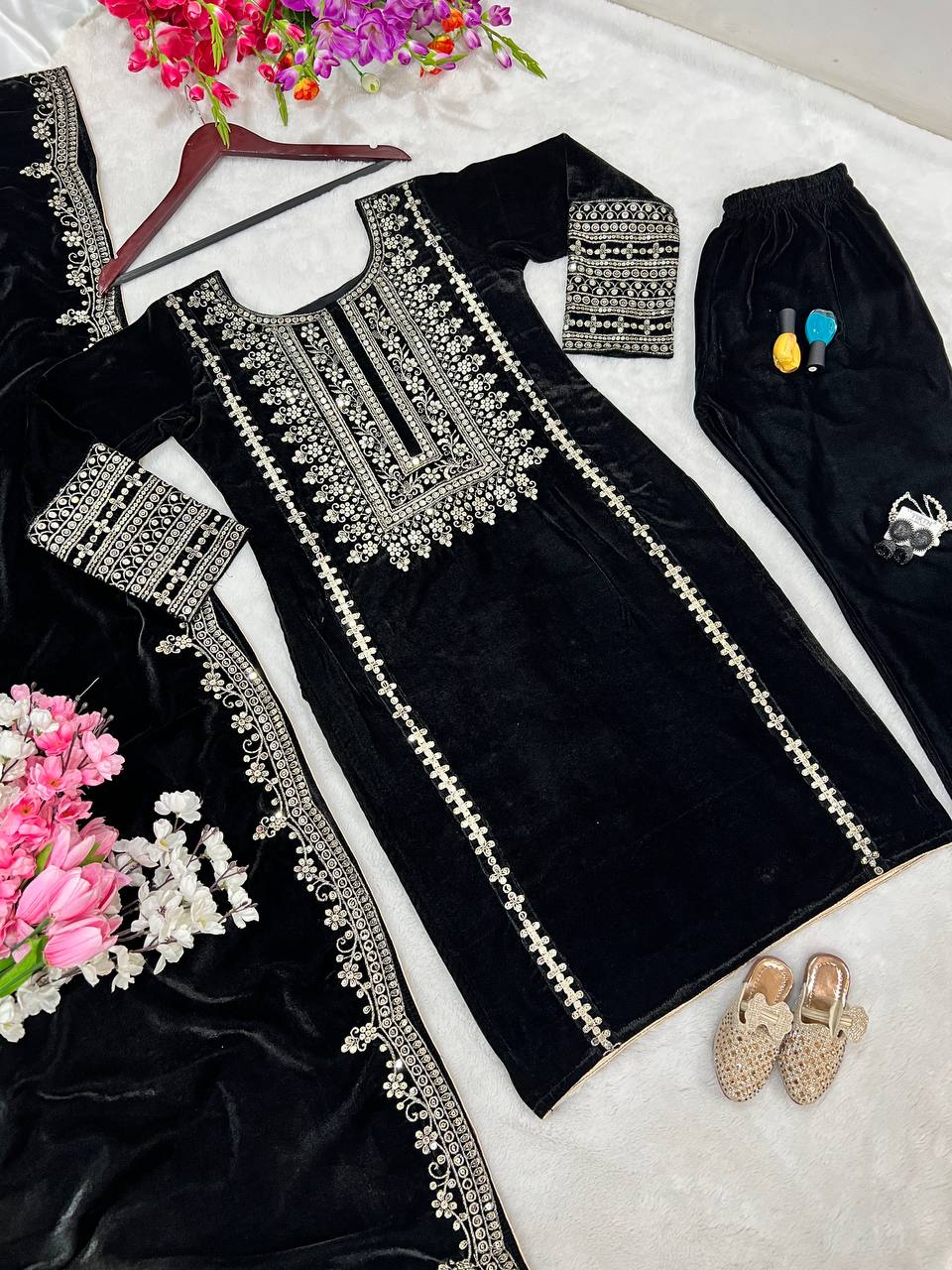 Luxurious Embroidered Viscose Velvet Set with Sequins and Lace Border