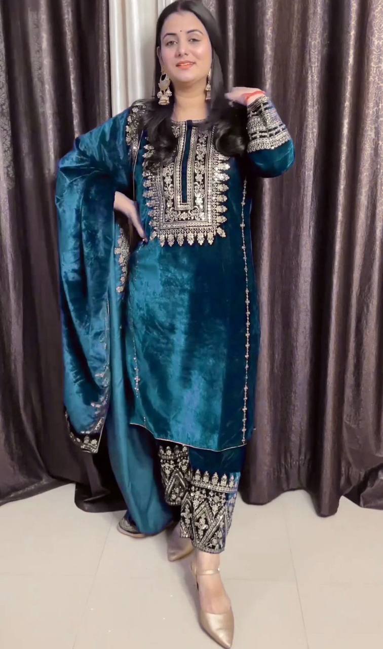 Luxurious Embroidered Viscose Velvet Set with Sequins and Lace Border