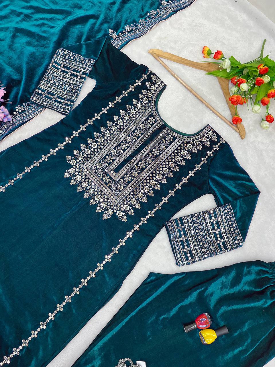 Luxurious Embroidered Viscose Velvet Set with Sequins and Lace Border