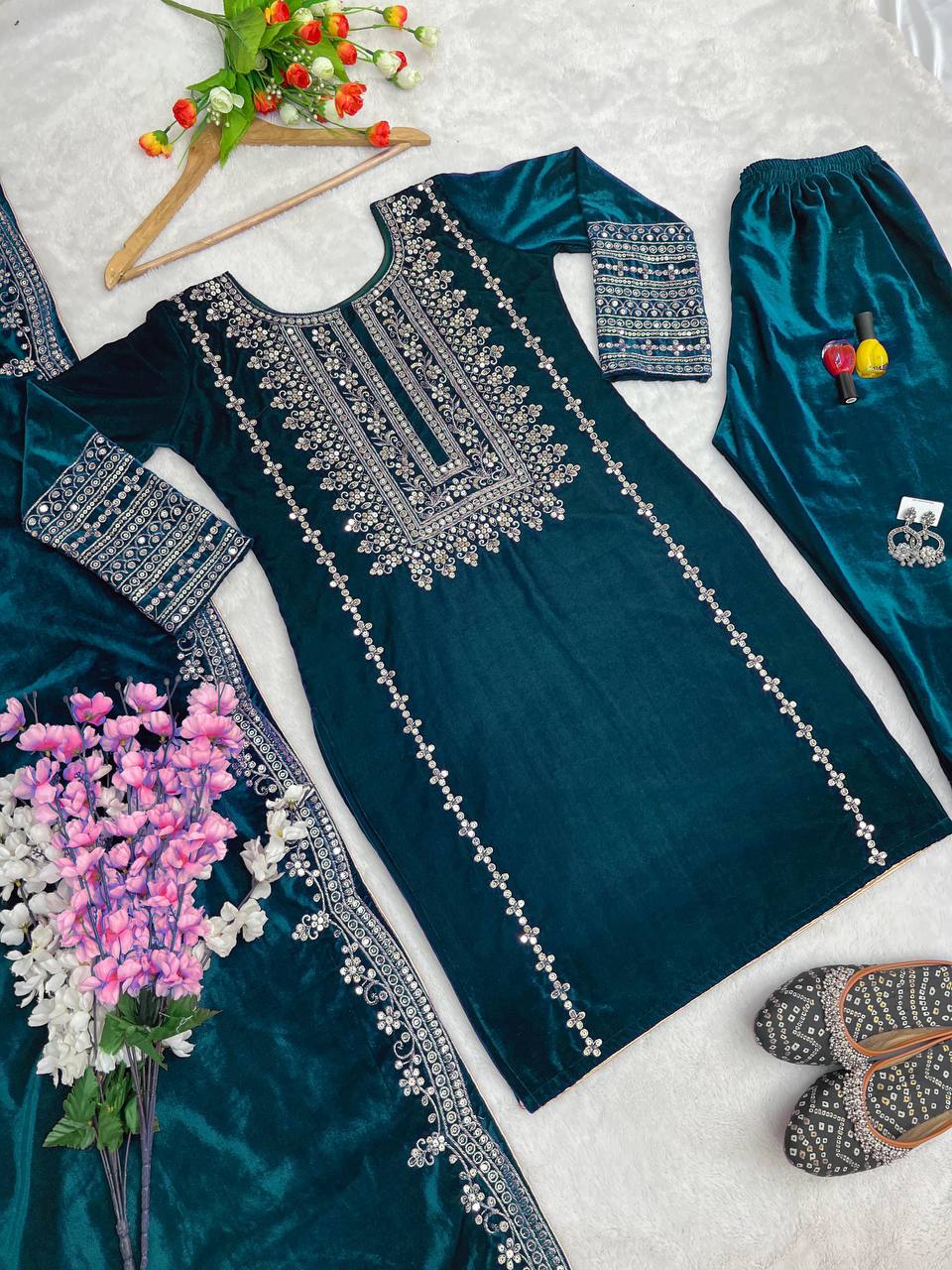 Luxurious Embroidered Viscose Velvet Set with Sequins and Lace Border