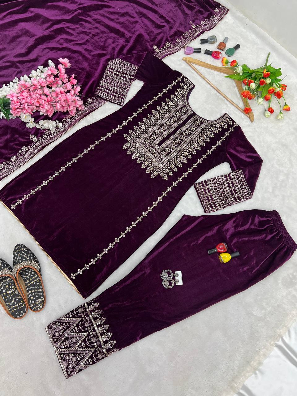 Luxurious Embroidered Viscose Velvet Set with Sequins and Lace Border
