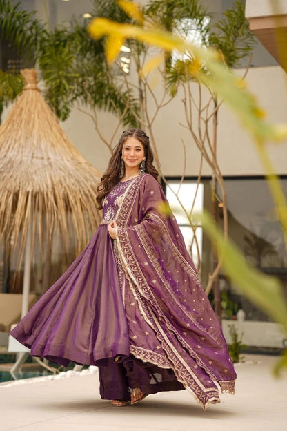 Women's designer roman chimar silk kurta sets