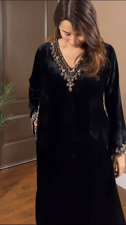 "Elegant Viscose Velvet Set with Sequins & Side Pockets"