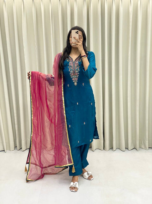 "Elegant Fendi Silk Ensemble with Handwork and Lace Detailing"
