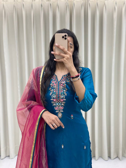 "Elegant Fendi Silk Ensemble with Handwork and Lace Detailing"